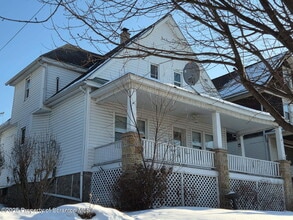 Building Photo - 217 Crown Ave