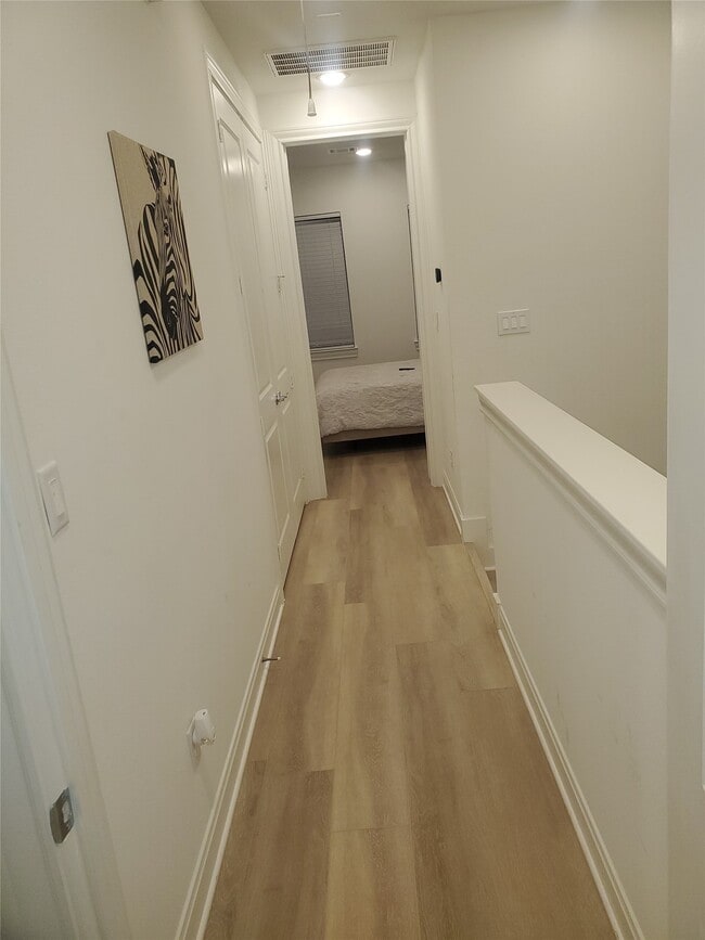 Building Photo - 5113 Briscoe St