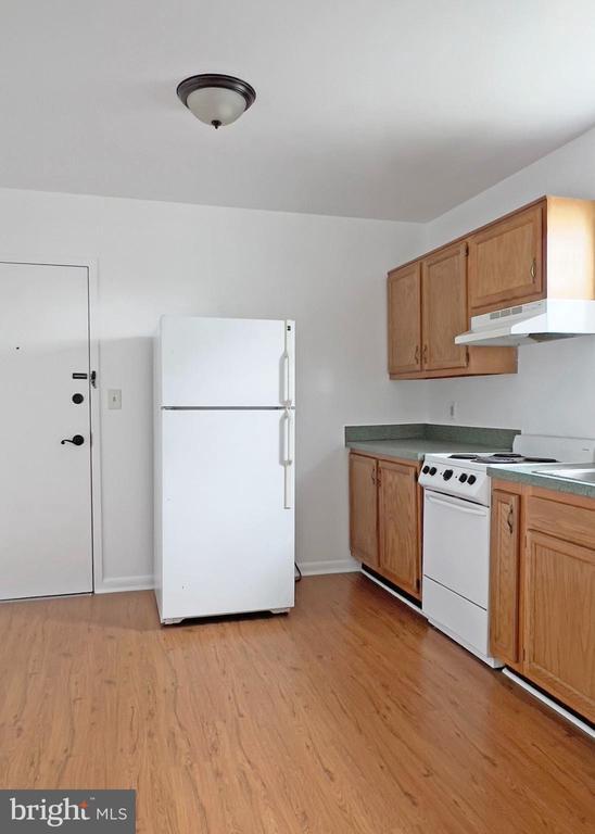 Building Photo - 7823 Denton Ave