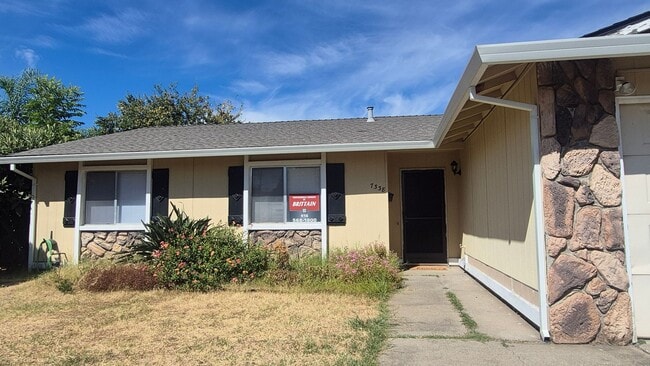 Building Photo - 7338 Hayward Dr