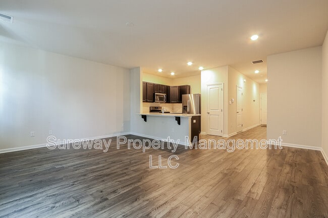 Building Photo - 66 Arlotta St