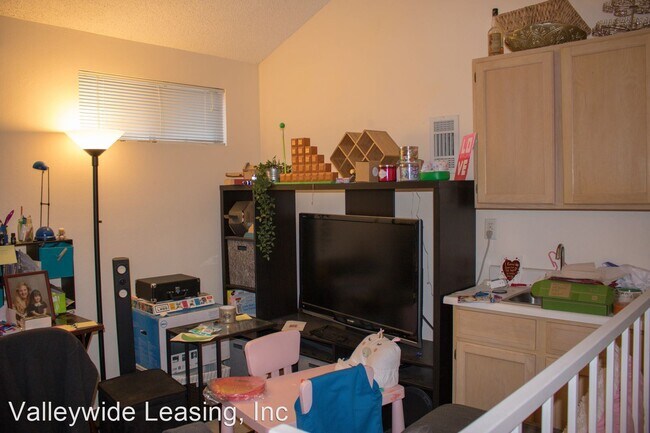 Building Photo - 3 br, 2 bath House - 19804 Sandpiper Pl. # 12