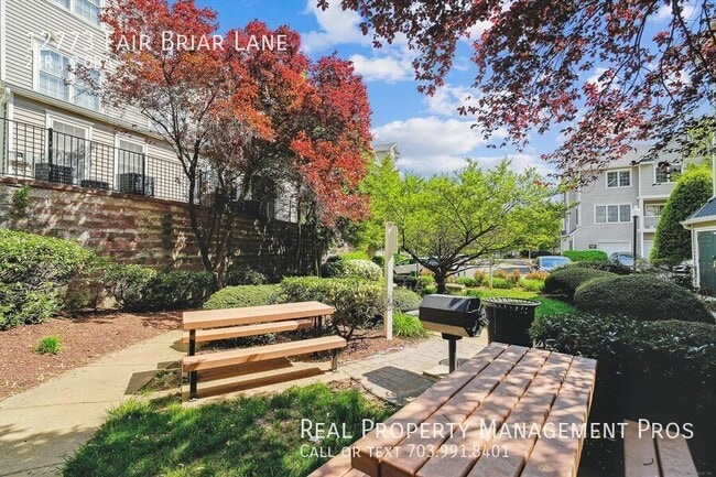 Building Photo - 12773 Fair Briar Ln