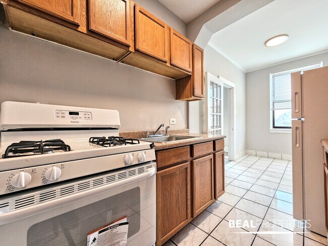 Building Photo - 4851 N Damen Ave