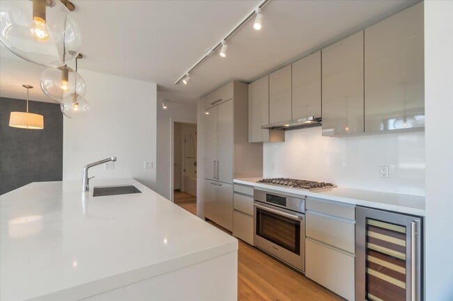 Building Photo - 1450 Franklin St