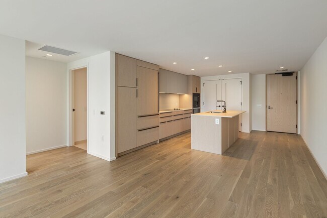 Building Photo - Modern island living at Park Ward Village #1711