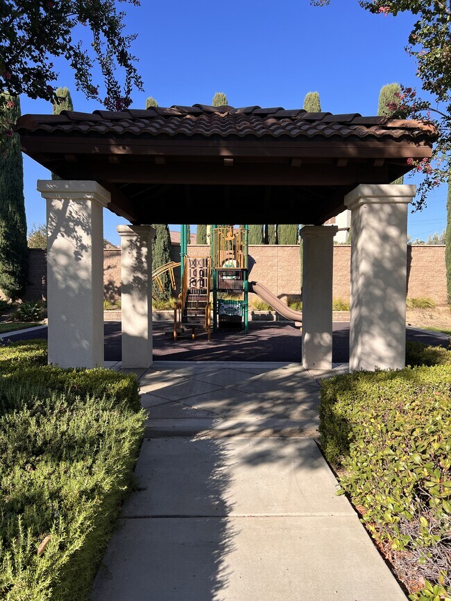 Building Photo - 8090 Cornwall Ct