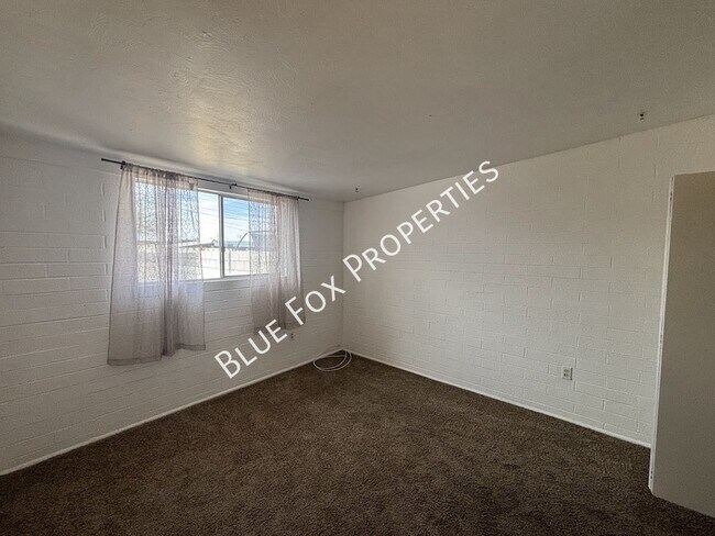 Building Photo - 1228 E Kentucky St