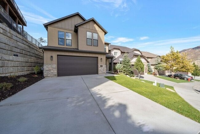 Primary Photo - SPECTACULAR VIEWS, MIL APT, BRAND NEW MOUN...