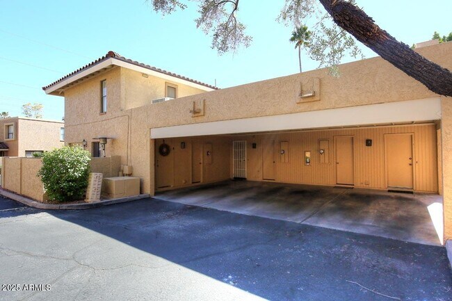 Building Photo - 10408 N 11th Pl