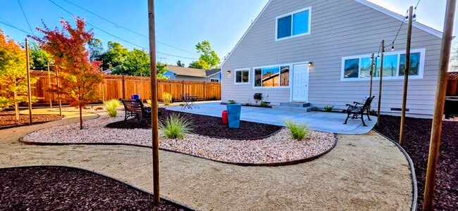 Building Photo - 40830 Robin St