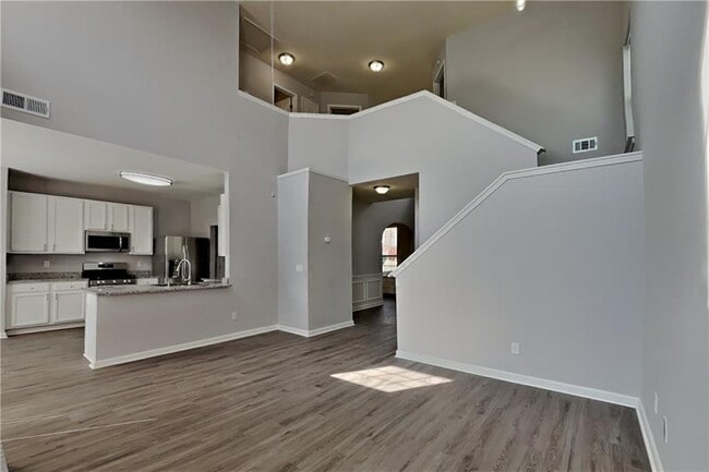 Building Photo - 1675 Huntcrest Park SW