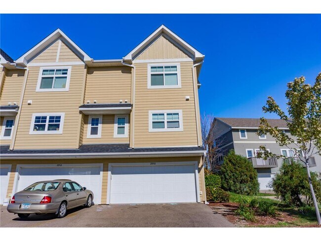 Building Photo - 2950 Clover Ridge Dr