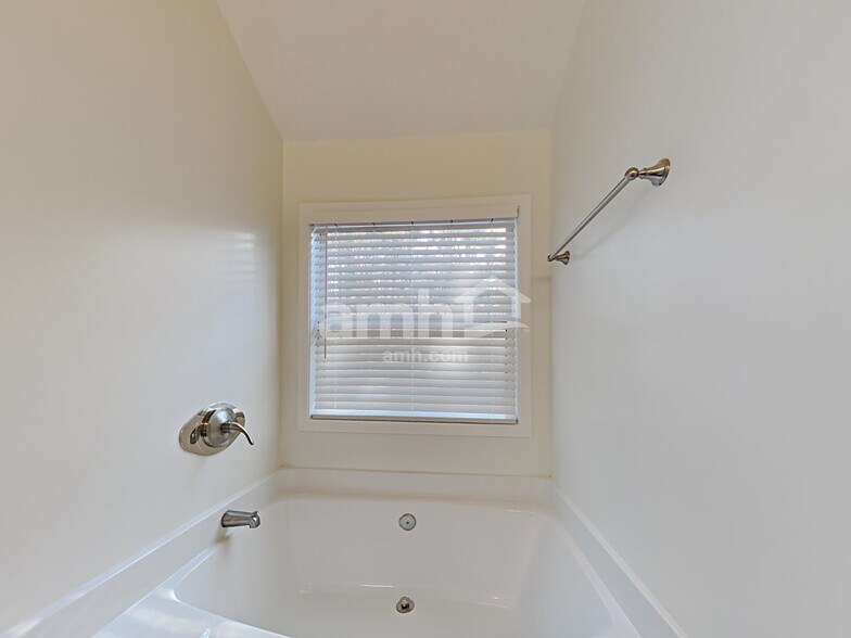 Building Photo - 1061 Arbor Grove Rd
