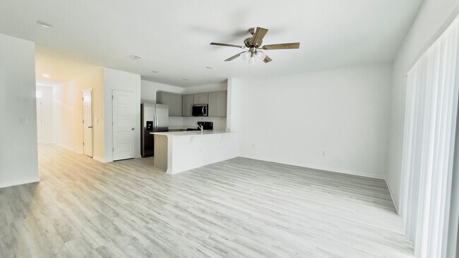 Building Photo - 2947 Canary Ave