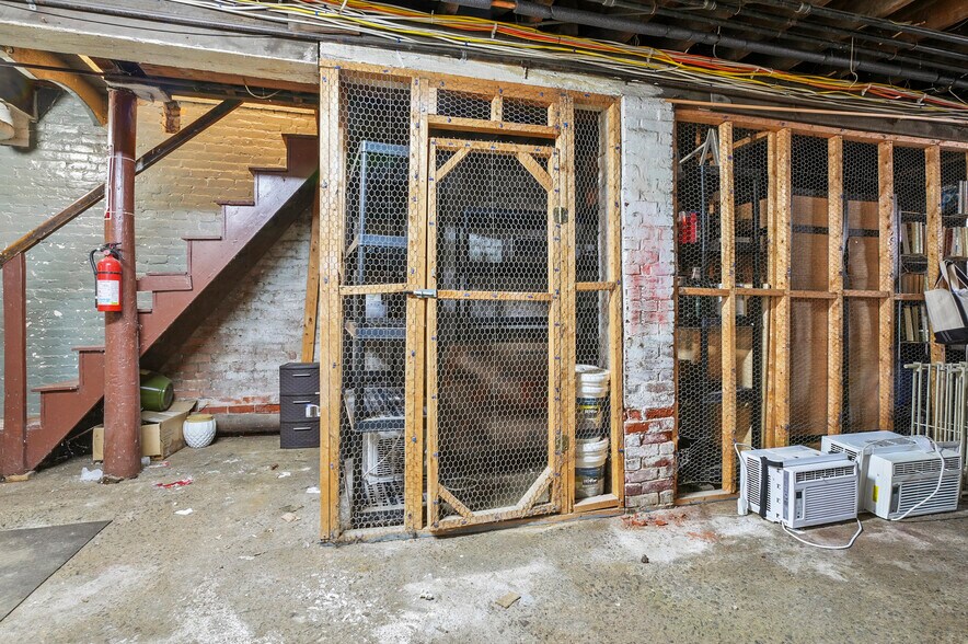 Building Photo - 60 Beacon St