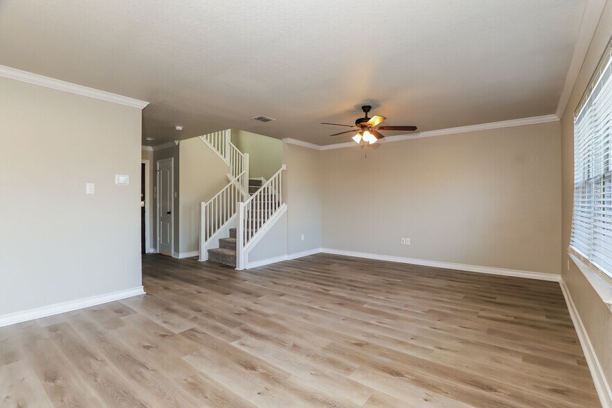 Building Photo - 7727 Heavenly Arbor