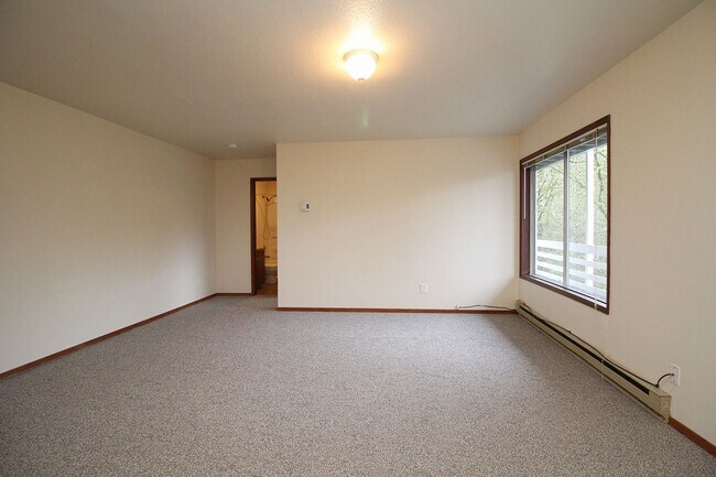 Building Photo - 1001 SW Woods St