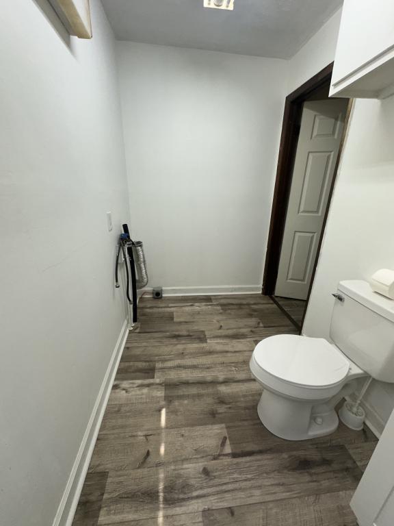 Building Photo - 2564 Lakeview Dr