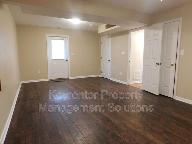 Building Photo - 1605 4th St