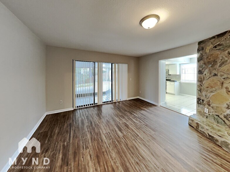 Building Photo - 4320 Walnut Bend