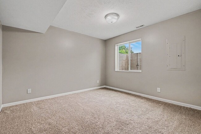 Building Photo - 1051 N 170th Ave