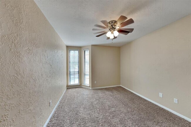 Building Photo - 2150 Paso Rello Dr