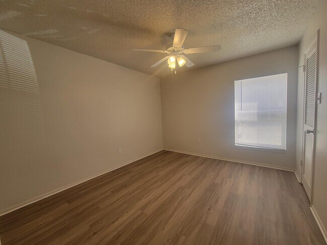 Building Photo - 3811 Bowline Cir