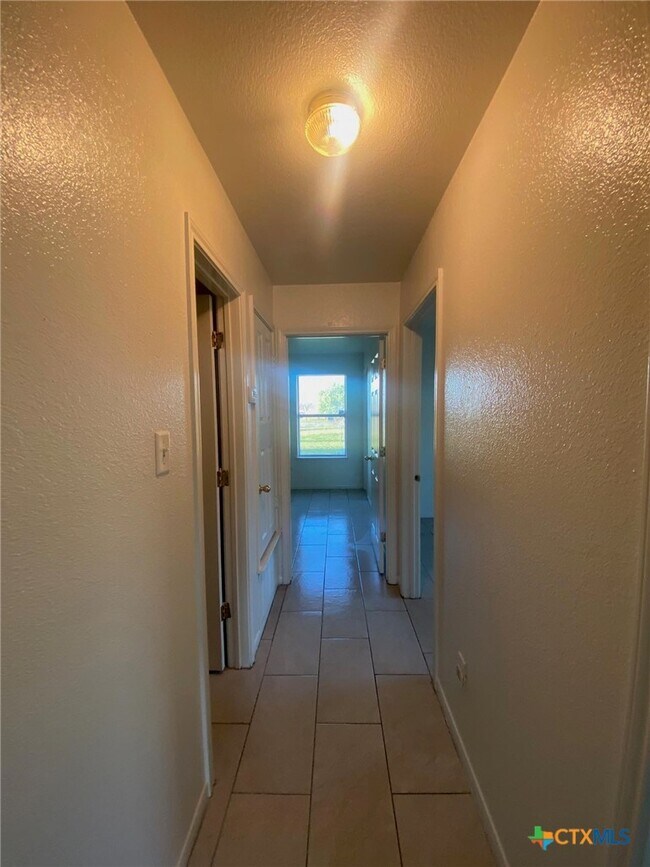 Building Photo - 103 Castellon Ct