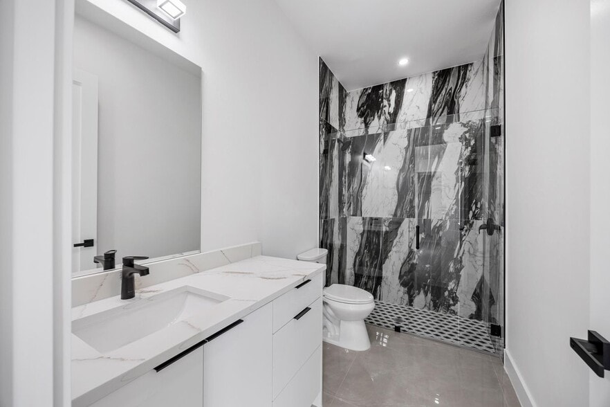 Building Photo - 1057 Halby Ave S