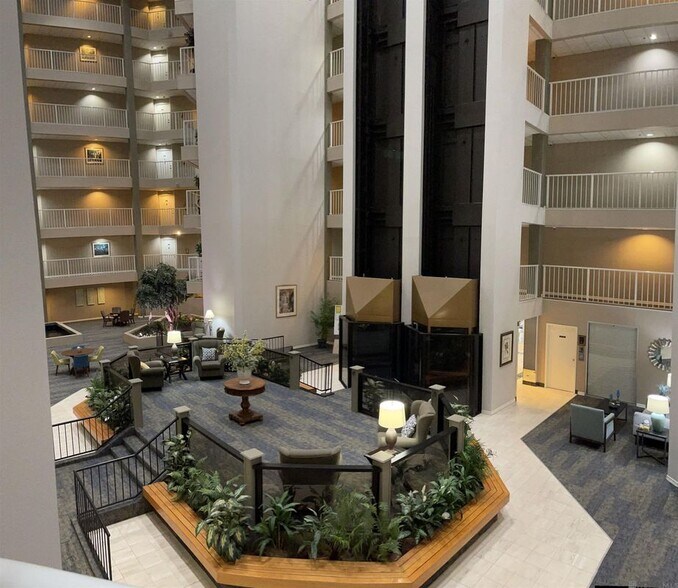 Building Photo - 11550 Southfork Ave