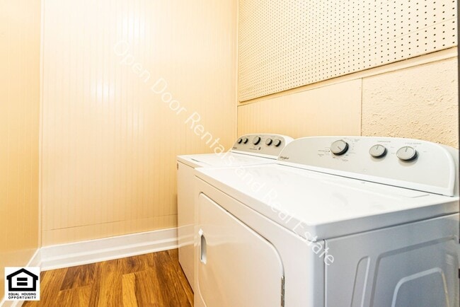 Building Photo - 4 bedroom home now available!