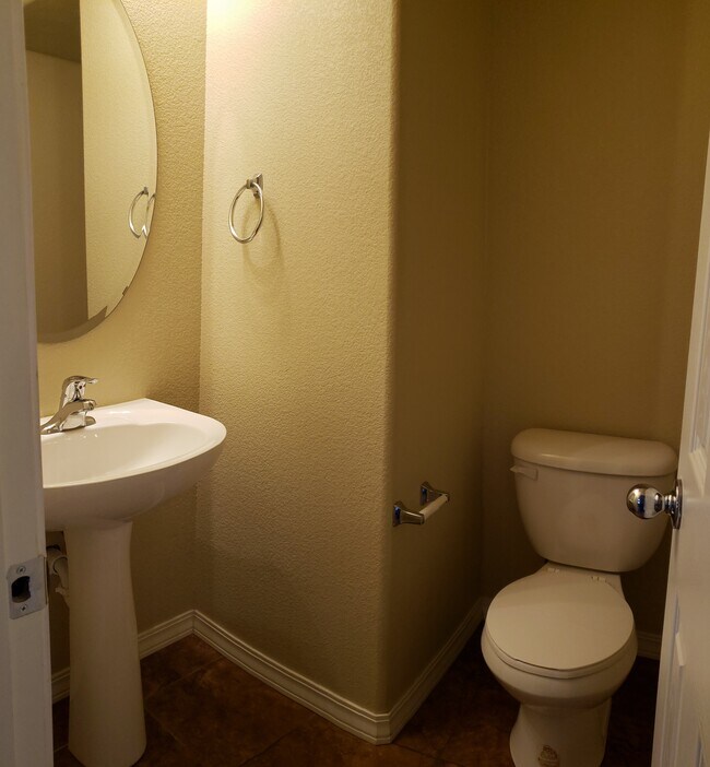 Guest Bathroom - 4721 Falcons Hood Pt