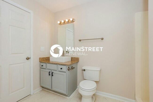 Building Photo - 5 Bedroom Pet-Friendly Home in Knoxville, TN with Main Street Renewal