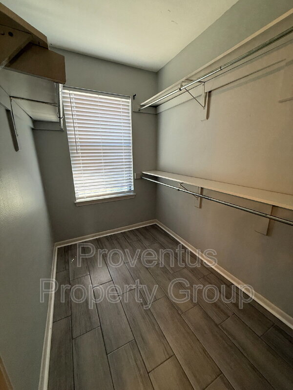 Building Photo - 1330 Pinnacle Dr