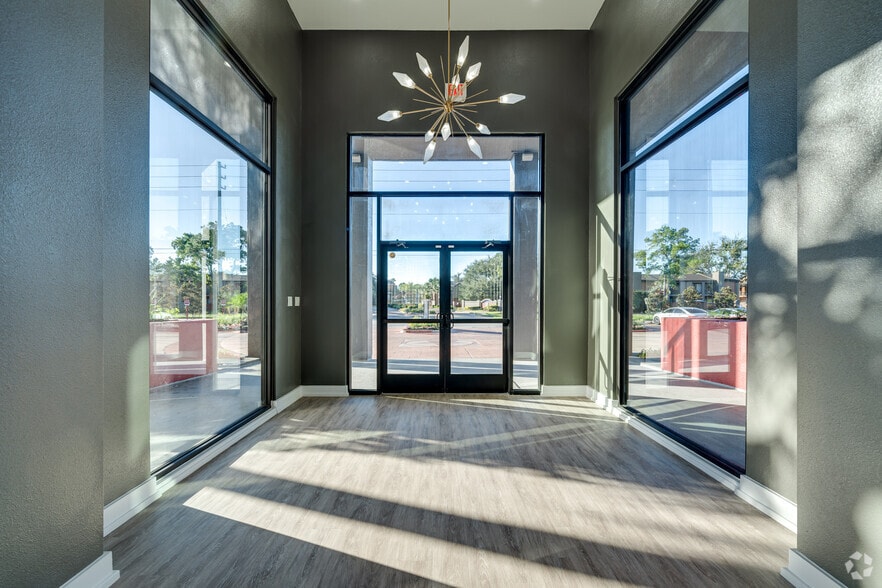 Leasing Entrance - Linara