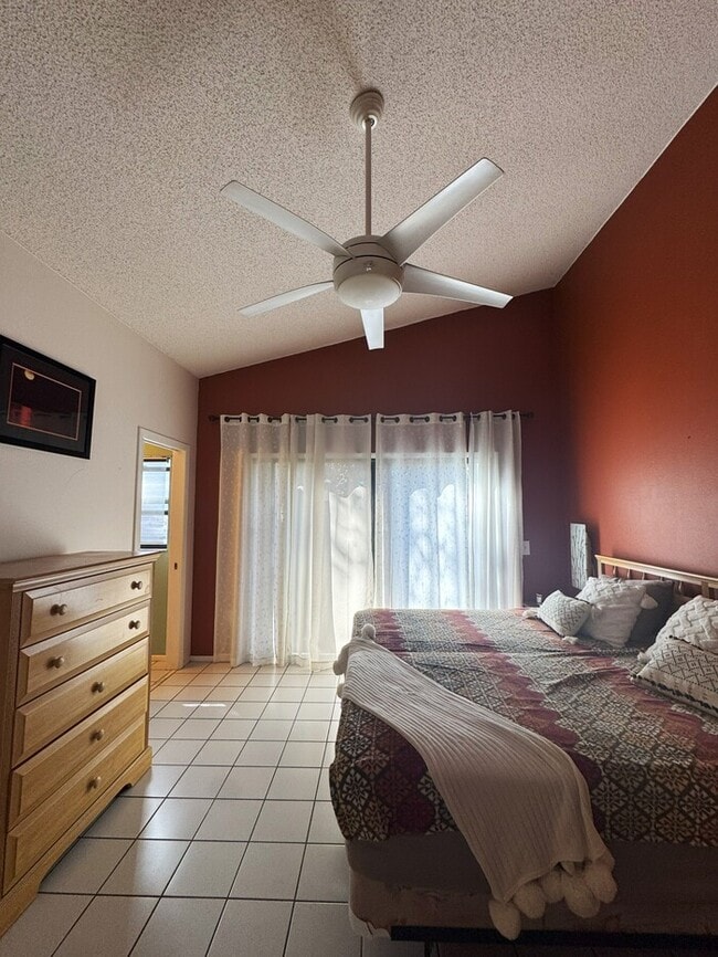 Building Photo - Single Family Home