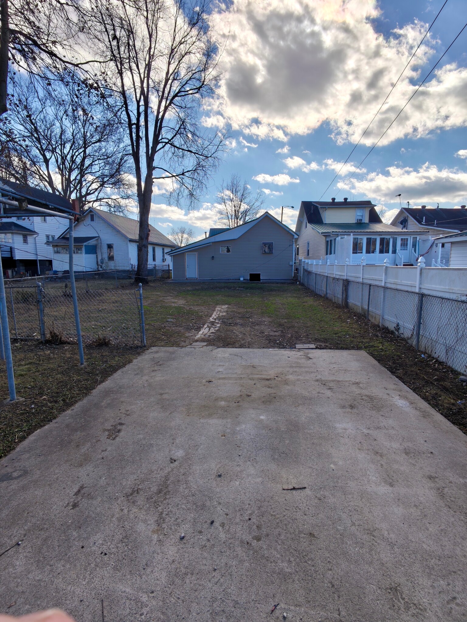 Building Photo - 2782 Latulle Ave