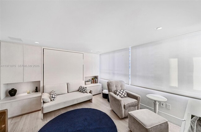 Building Photo - 11 Island Ave