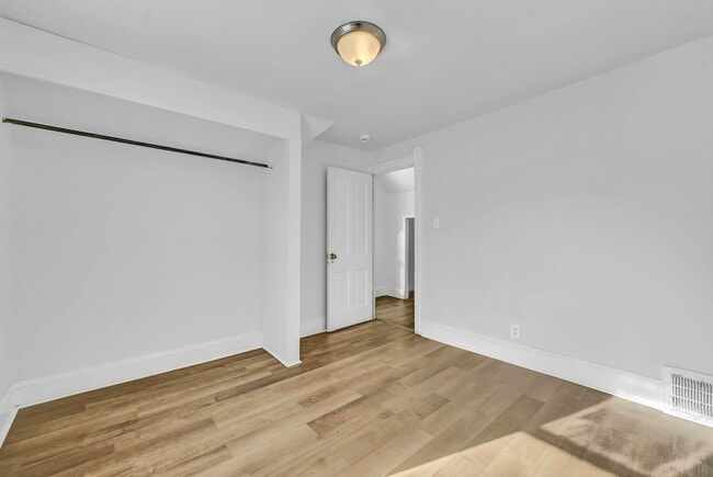 Building Photo - 3132 Elyria Ave