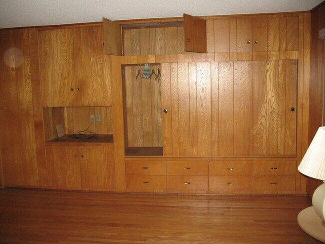 Lots of cabinet space and room for clothing - 3121 W Wyoming Ave