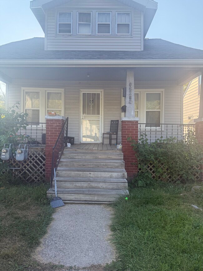Building Photo - 12019 Woodmont Ave