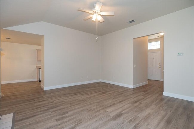 Building Photo - 609 Sunny Brook Dr