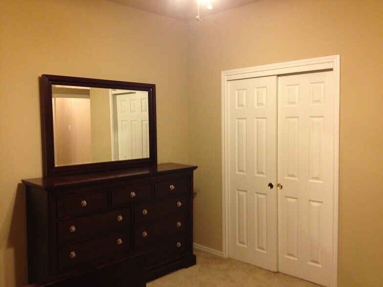 Building Photo - 5003 Gemsbuck Chase