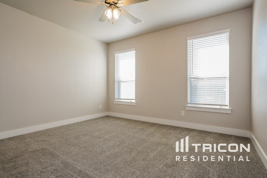 Building Photo - 10332 Ft Ewell Trl