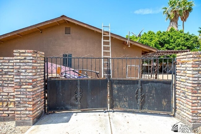 Building Photo - 12408 E Calle Maria