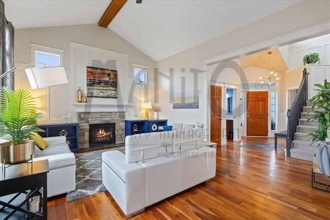 Building Photo - Spacious Trickle Creek Home