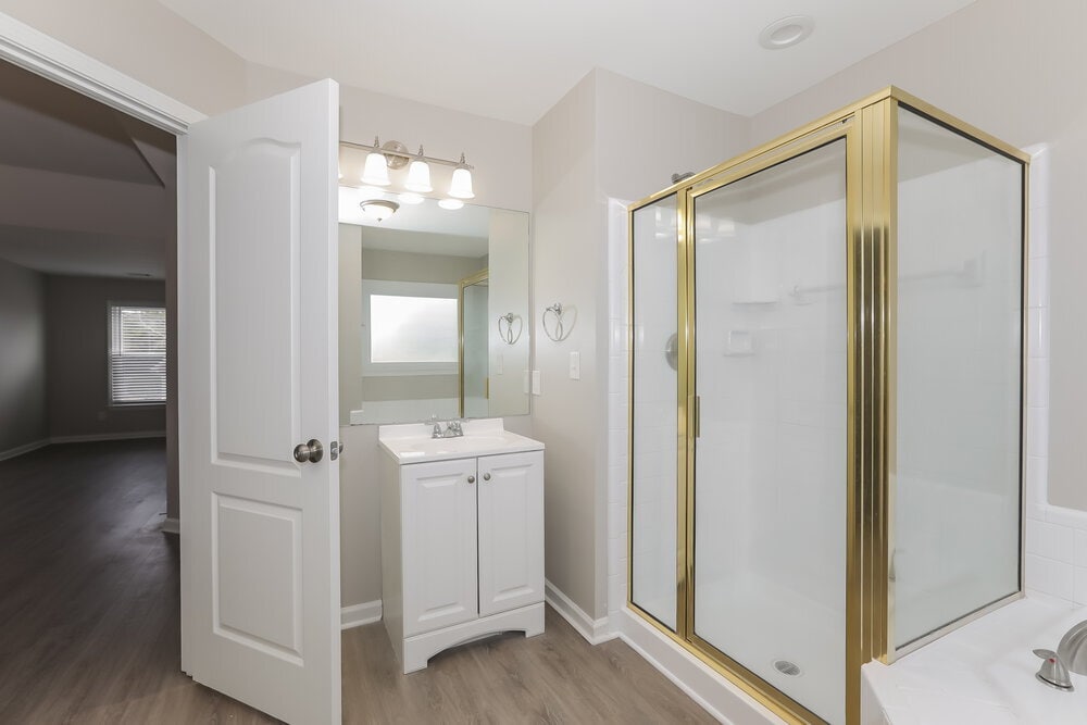 Building Photo - 2403 Scarlet Ln SE