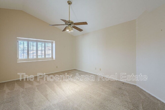 Building Photo - 3761 S Hawthorn Dr