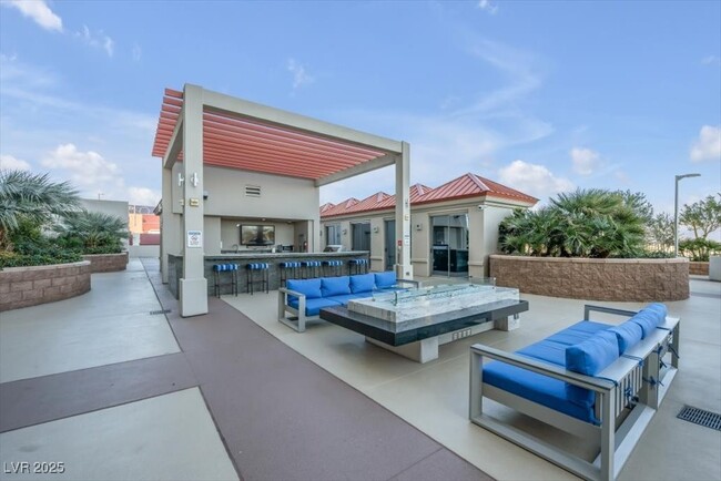 Building Photo - 200 W Sahara Ave